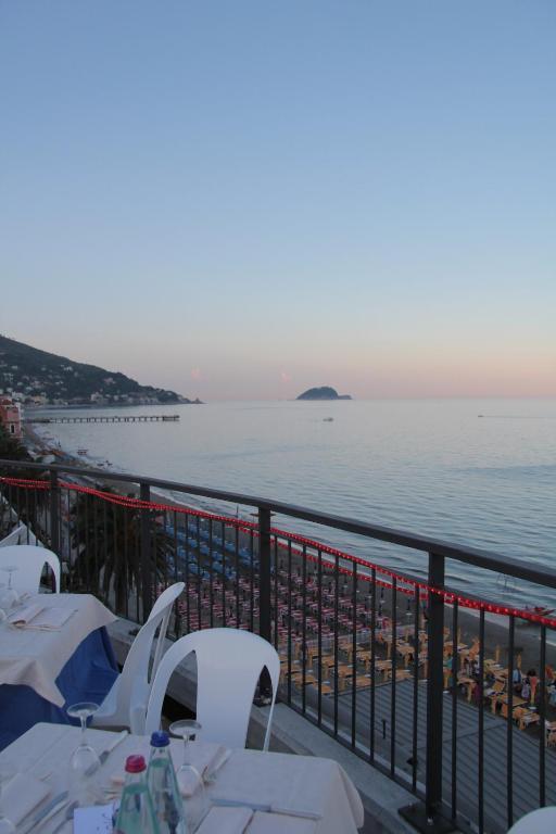 Hotel Bel Sit Alassio Eksteriør bilde